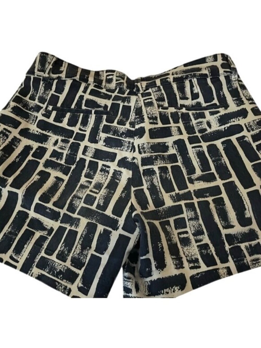 The LIMITED Women's Navy Blue White Geometric Tailored Shorts Pockets Size 10 - Picture 10 of 14